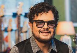 Aleks Syntek critica a Peso Pluma y Bad Bunny, recibe burlas