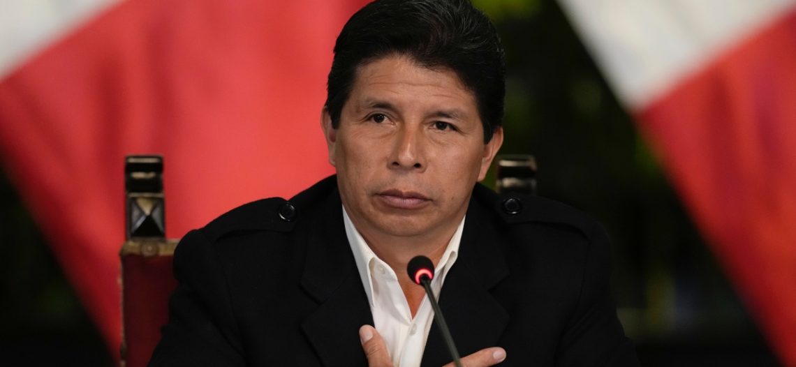 Sancionan a Pedro Castillo por publicar una carta en Twitter
