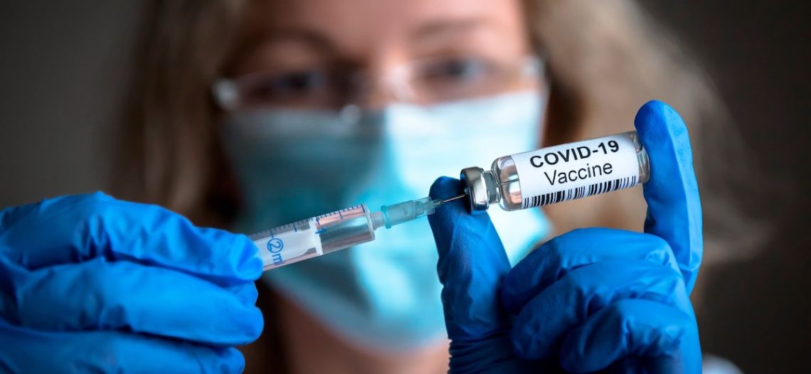 Nuevas vacunas contra covid sólo mejoran modestamente a la original: OMS