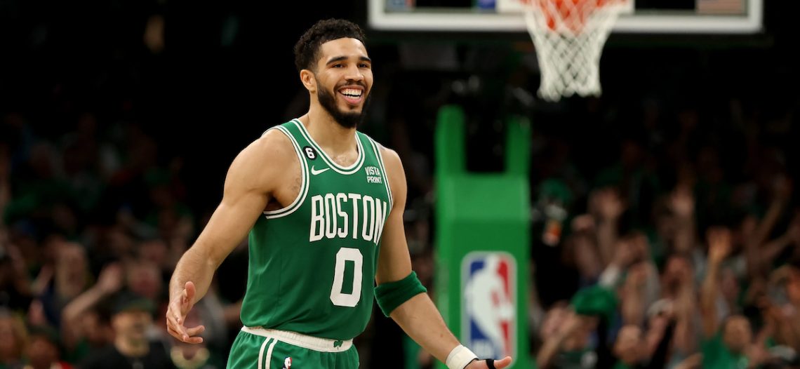 Celtics aplasta a 76ers y avanza a final de Conferencia