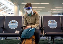 EU elimina vacuna contra covid-19 como requisito de viaje a turistas y funcionarios