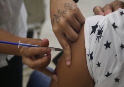 Reactivan vacunación contra covid-19; se aplica la vacuna cubana Abdala