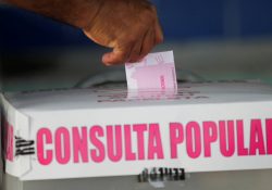 López Obrador respalda consulta para elegir ministros de la Corte