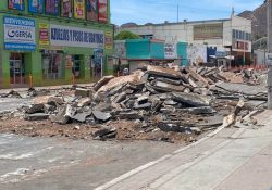 Sin decir “agua va”, levantan más pavimento en la Serdán; comerciantes piden coordinarse
