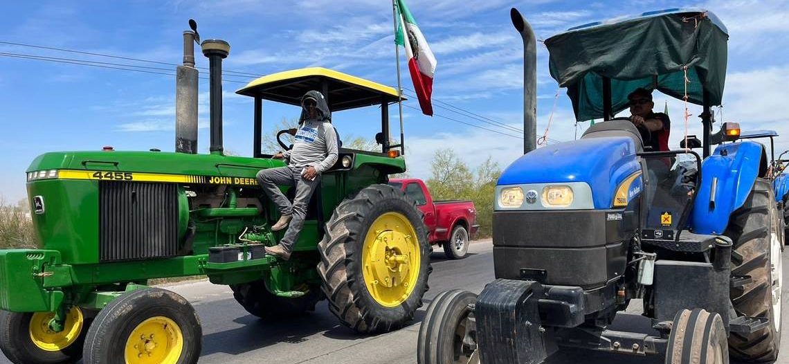 Productores de trigo levantan plantón
