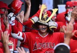 Ohtani conecta 2 jonrones y llega a 15