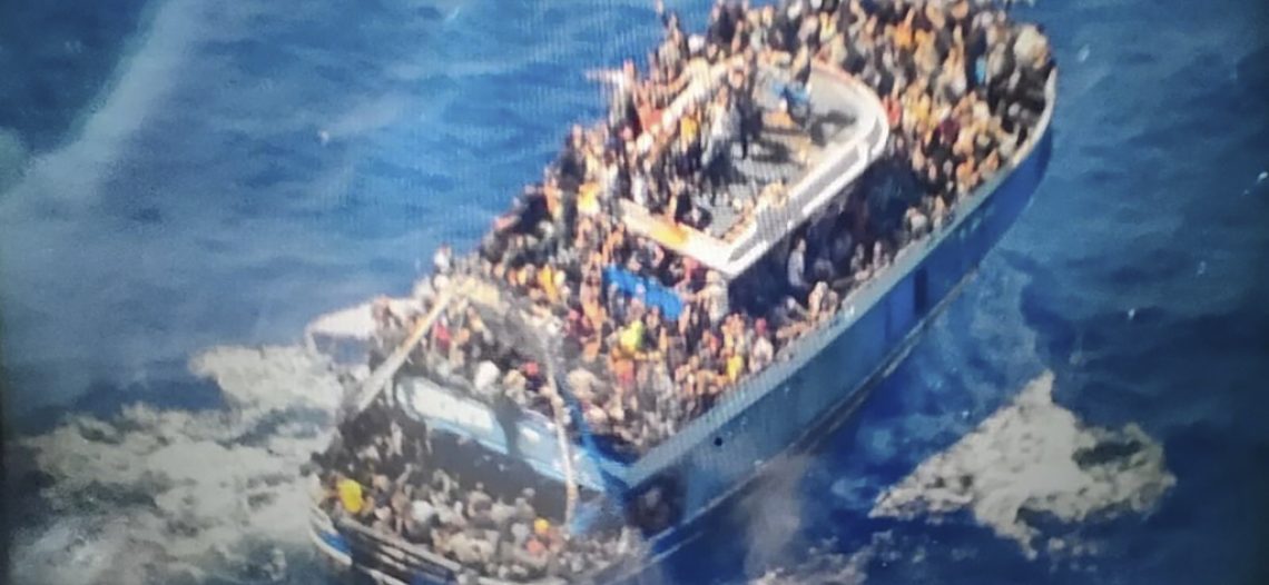 Horror en el naufragio del Jónico: ni rastro del centenar de mujeres y niños que viajaban en la embarcación
