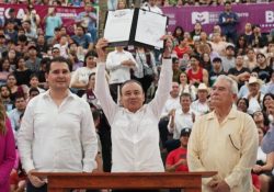 Firma Gobernador Durazo decreto para que becas sea un derecho constitucional