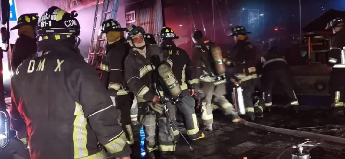 Un comando armado incendia la Central de Abasto de Toluca y asesina a nueve personas