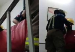 Apoyan bomberos a personal del hospital del Issste en Hermosillo para mover a pacientes ante fallas en el elevador