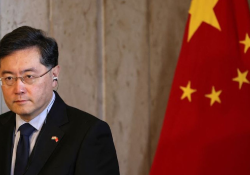 El ministro de Relaciones Exteriores de Xi Jinping desapareció de la vista del público. Su prolongada ausencia genera intensas especulaciones