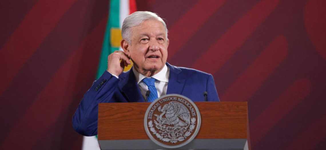 López Obrador pide parar derroche en gasto publicitario