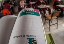 Jueza ordena a SEP y Conaliteg revisar planes educativos