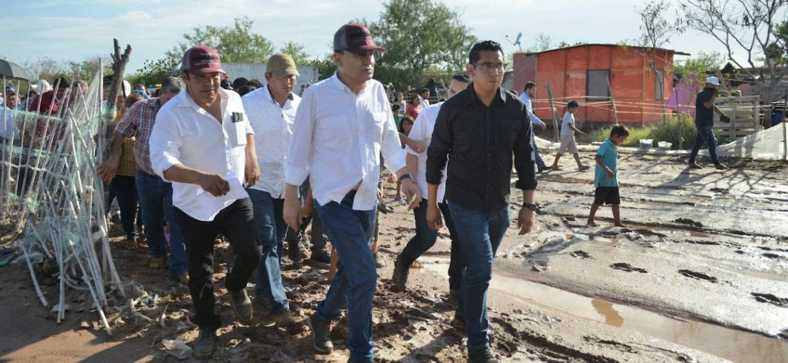 Atiende Alfonso Durazo zonas afectadas por el paso del huracán Hilary