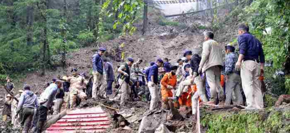 Suman 50 muertos por lluvias al norte de India