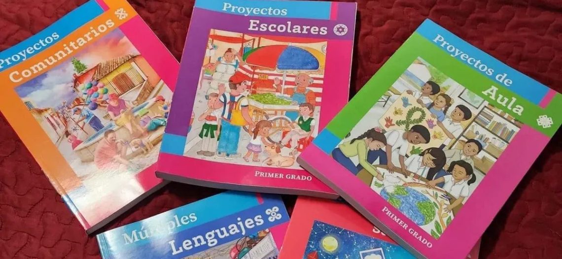 Jueza ampara a la Unión de Padres contra la distribución de libros de texto