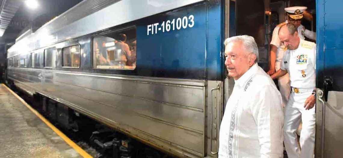 López Obrador realiza recorrido de prueba en el Tren Interoceánico