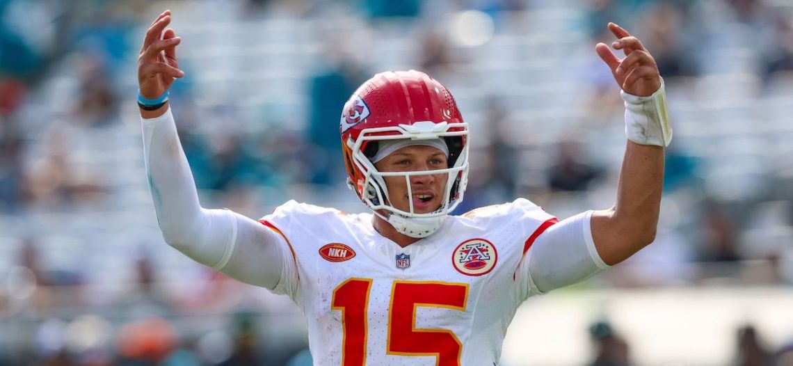 Patrick Mahomes firma millonaria renovación con los Kansas City Chiefs