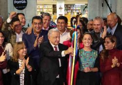 Sanciona INE a AMLO por ceremonia de bastón de mando