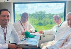 Sube AMLO al Tren Maya en el segundo día de pruebas