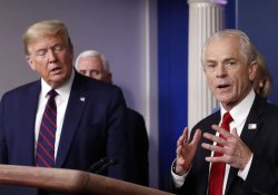 Declaran culpable de desacato a Peter Navarro, exasesor de Donald Trump