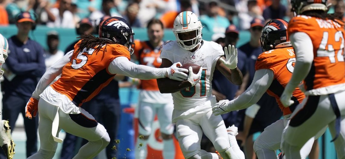 Delfines de Miami propina paliza histórica a los Broncos de Denver