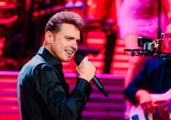 Luis Miguel ilumina Manhattan con fans de lujo