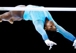 Simone Biles deslumbra en su debut dentro del Mundial de Gimnasia
