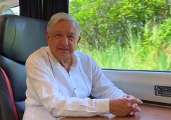 Supervisa López Obrador obras del Tren Interoceánico en Salina Cruz