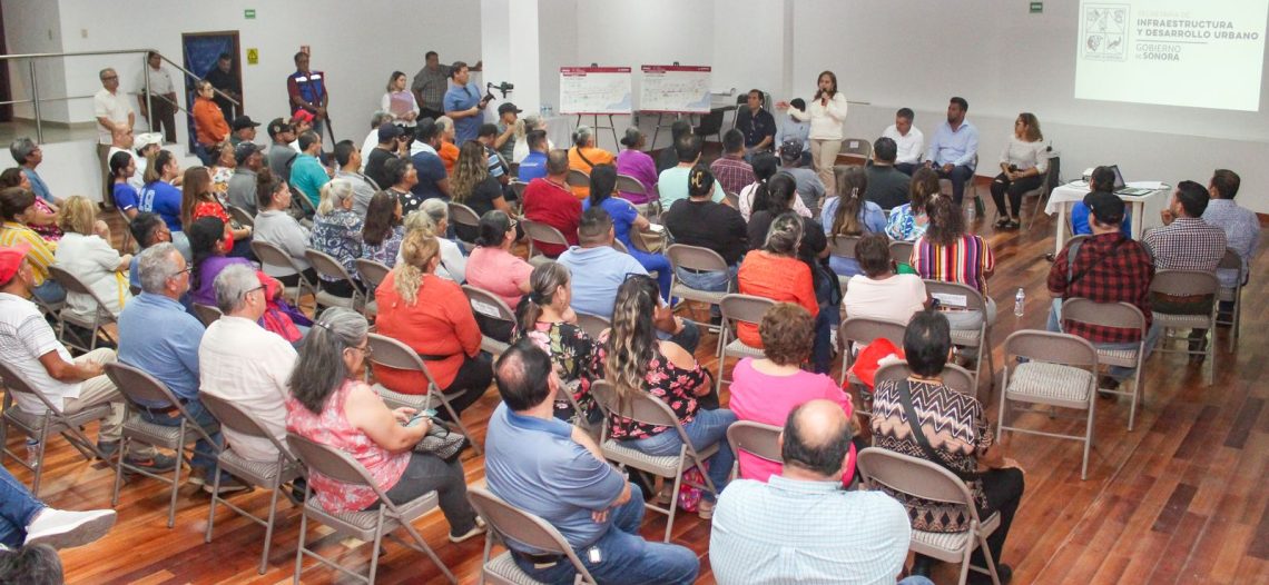 Participó Doctora Karla Córdova González reunión con comerciantes y ambulantes.