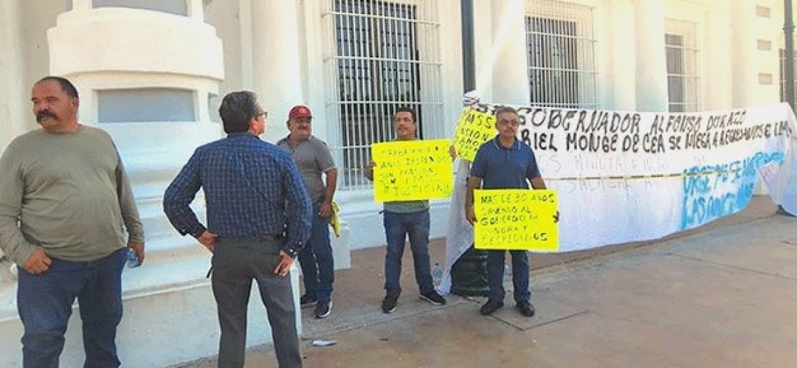 No los atienden en Guaymas, tampoco en CEA Hermosillo y trabajadores de CEA acuden al gobernador