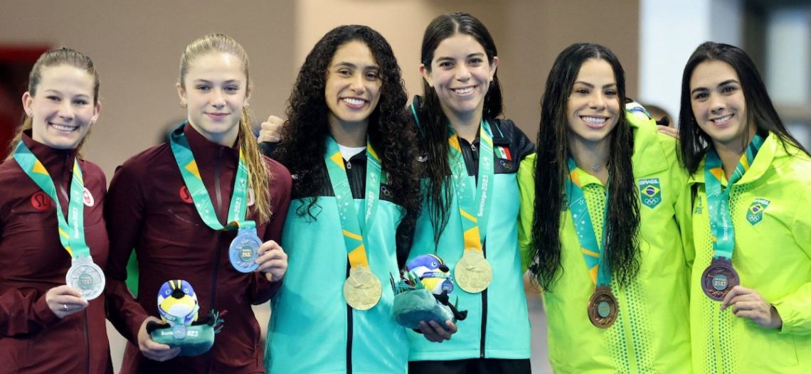 Alejandra Orozco y Gabriela Agundez se bañan en Oro Panamericano