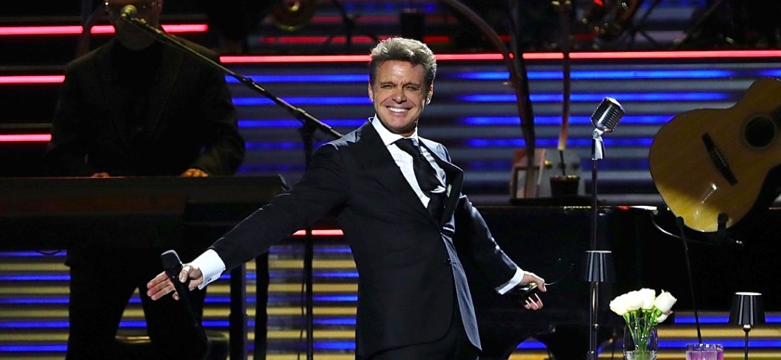 Luis Miguel ‘enamora’ a más de 20 mil fans en la Arena Ciudad de México