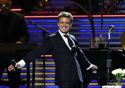 Luis Miguel ‘enamora’ a más de 20 mil fans en la Arena Ciudad de México