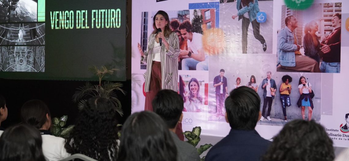“Es nuestro deber guiar a los jóvenes en la era digital de manera segura y saludable”: Senadora Sylvana Beltrones