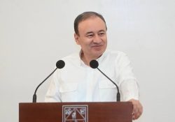 Más sonorenses tendrán acceso a una beca gratuita en 2024