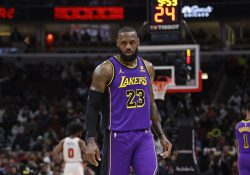 Bulls envisten y triunfan ante unos Lakers en caída libre