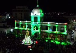 Con éxito Sistema DIF Municipal realiza gran Desfile Navideño.
