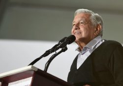 López Obrador enviará dos iniciativas de reforma constitucional en materia laboral