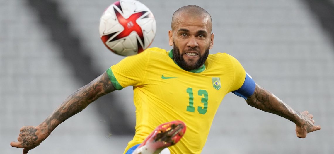 Dani Alves es condenado a cuatro años y medio de cárcel por violación