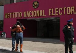 INE invita a denunciar candidaturas que no cumplan la 8 de 8