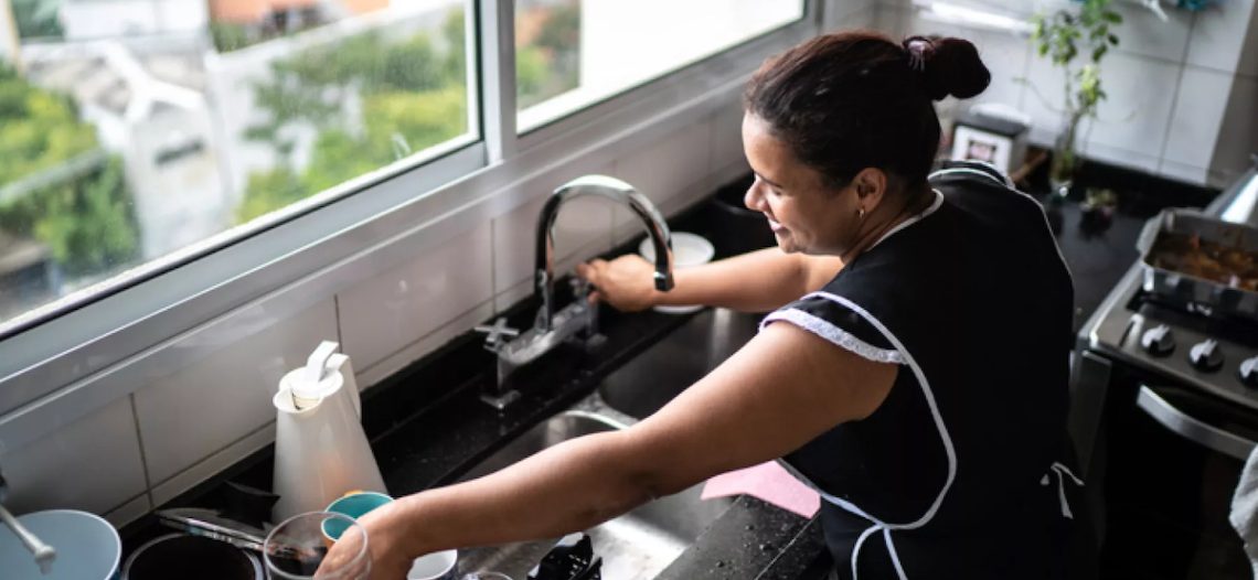 Facilitan registro para trabajadoras del hogar; el IMSS agiliza trámite