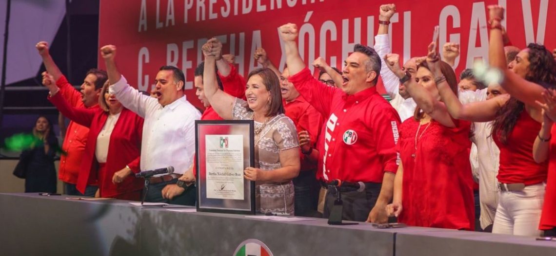 Xóchitl Gálvez recibe constancia como candidata presidencial del PRI