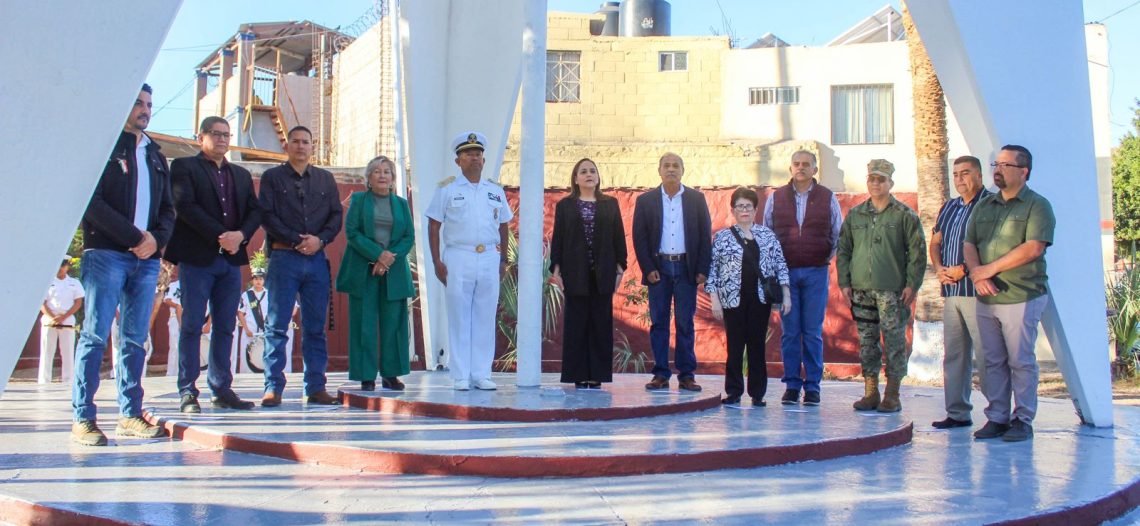Celebra Ayuntamiento de Guaymas Día de la Bandera.
