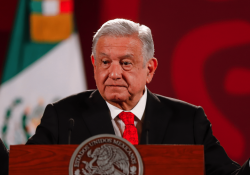 López Obrador va por reforma en electricidad tras revés de Corte