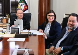Sostiene Gobernador reunión con empresarios líderes en fabricación de textiles