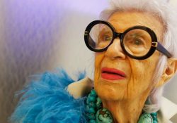 Muere la icónica diseñadora estadunidense Iris Apfel a los 102 años