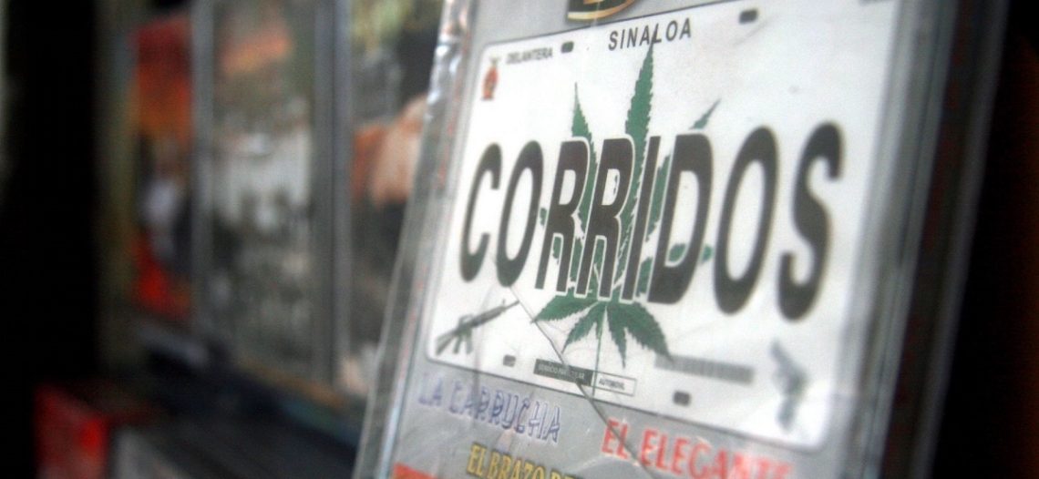 Narcocorridos ganan terreno en los jóvenes; algunos municipios los censuran