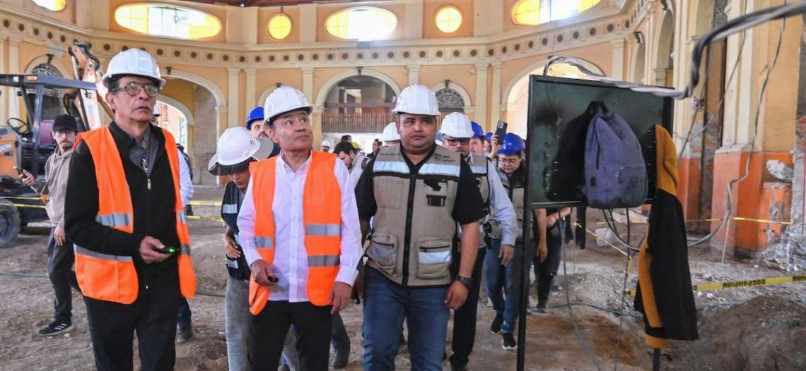 Supervisión de obras de rehabilitación del Mercado Municipal en Hermosillo