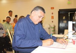 Luis Fuentes formaliza su registro; buscará la reelección por Morena en empalme